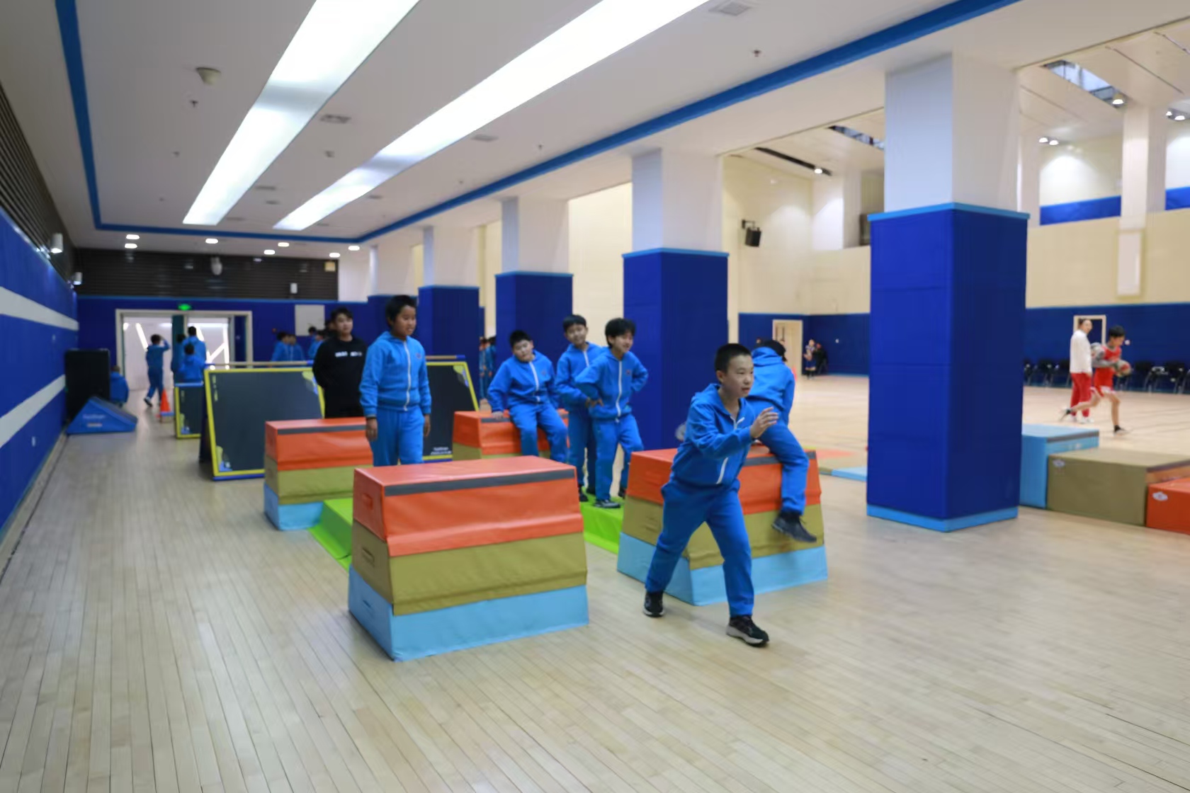 江南体育跑酷器材进京“炫秀”